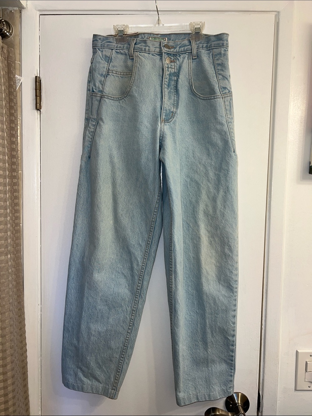 Vintage GUESS , high waisted cotton 80s light blue denim jeans. Size 30.